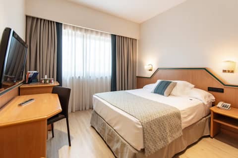 Hotel Praga — hotel room