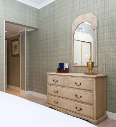 Hotel Praga — hotel room