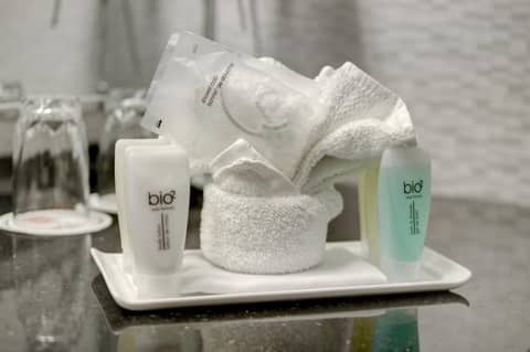 Hôtel Le Cantlie Suites — bathroom