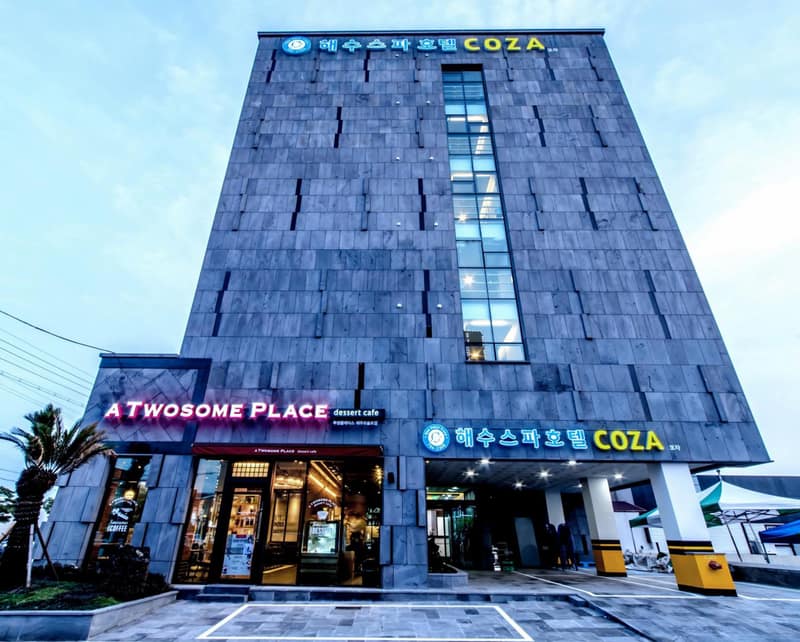 Seawater Spa Hotel Coza — building