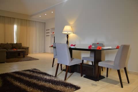 Rivoli Suites — hotel room