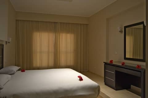 Rivoli Suites — bedroom