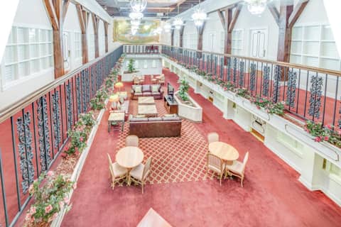 Plaza Suites Downtown New Orleans — recepcion & lobby