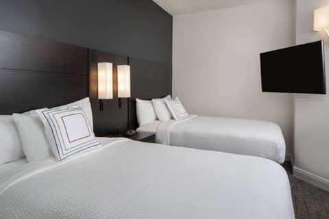 Sonesta ES Suites New Orleans Convention Center — hotel room