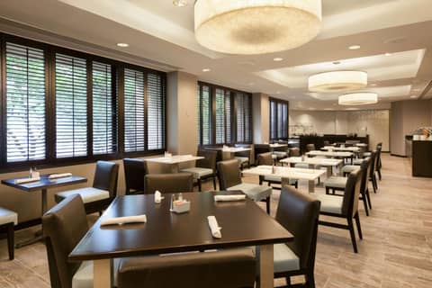 DoubleTree by Hilton Hotel & Suites Houston by the Galleria — photo 4