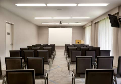 DoubleTree by Hilton Hotel & Suites Houston by the Galleria — photo 9