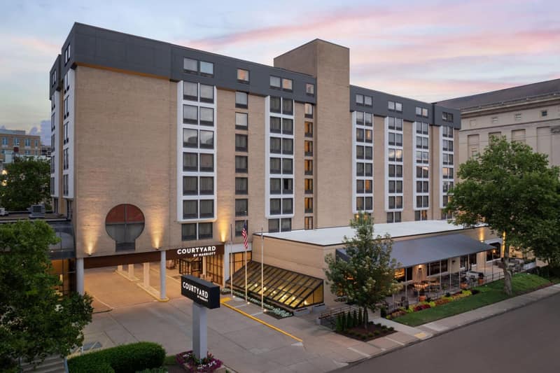 Courtyard by Marriott Pittsburgh University Center — building