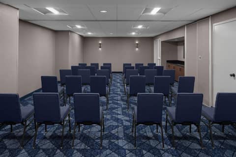 Courtyard by Marriott Pittsburgh University Center — photo 9