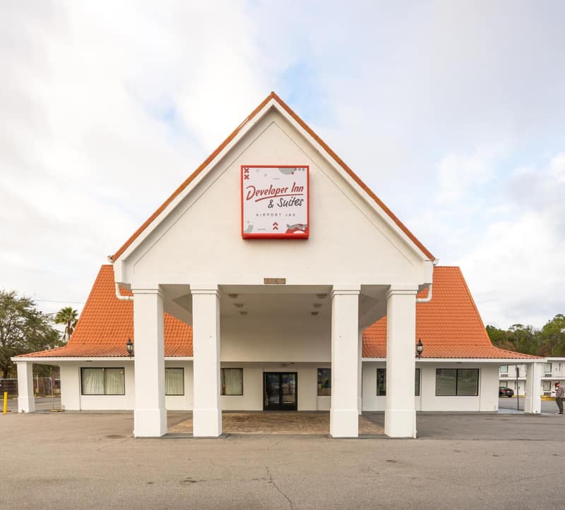 Baymont by Wyndham Jacksonville Airport — building