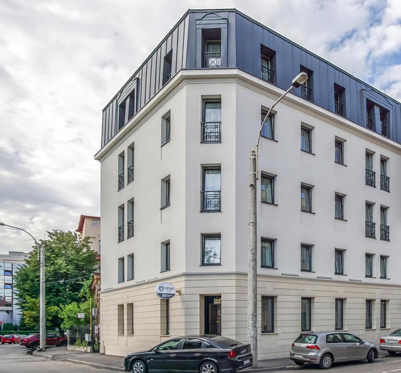 Venis Boutique Hotel — building