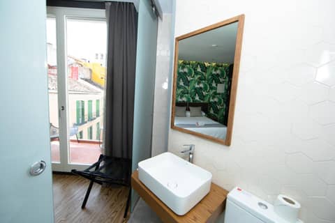 Málaga Premium Hotel — bathroom