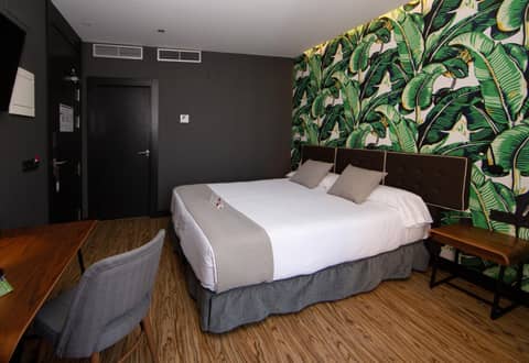 Málaga Premium Hotel — hotel room