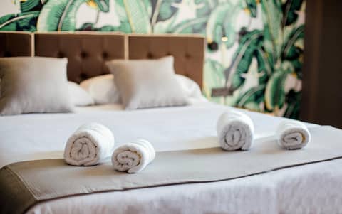 Málaga Premium Hotel — bedroom