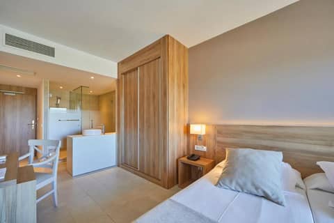 Hotel Playa Golf Adults Only 4 Sup — hotel room