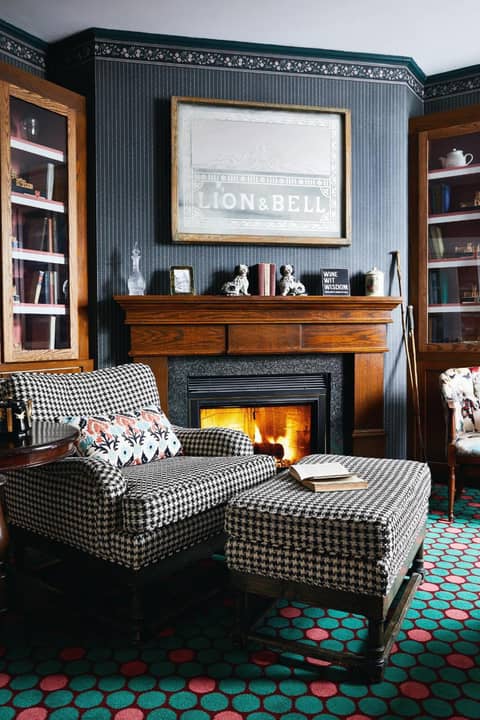 White Swan Inn — lounge