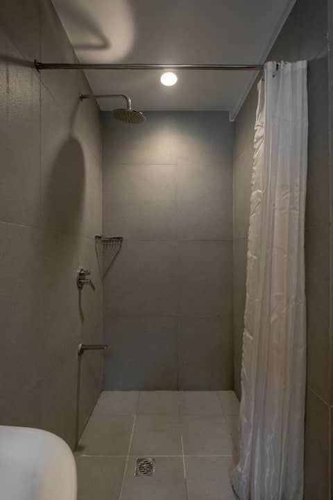 iHotel Uptown BGC — photo 8