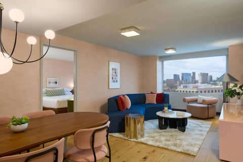Renaissance Austin Downtown Hotel — photo 2