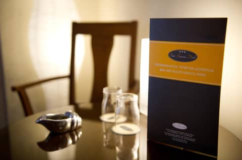 Four Seasons Hotel — photo 4
