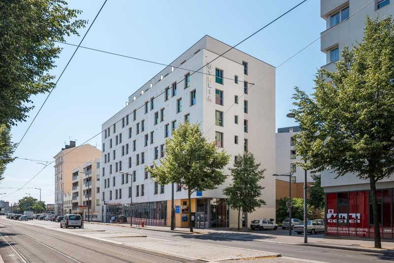B&B HOME Lyon Centre Berthelot — building
