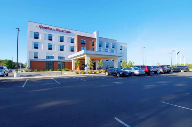 Hampton Inn & Suites Portland West — building