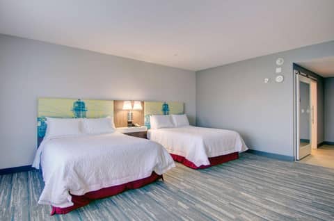 Hampton Inn & Suites Portland West — photo 8