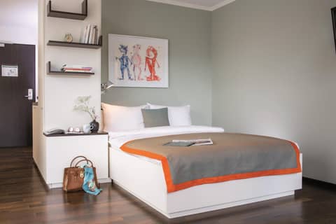 Business Double Room (55 in bed width) — the supplier's photographs — photo 1
