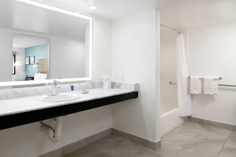 Four Points by Sheraton Anaheim — photo 9