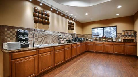 Best Western Plus Palo Alto Inn and Suites — kitchen
