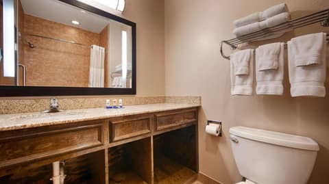 Best Western Plus Palo Alto Inn and Suites — bathroom