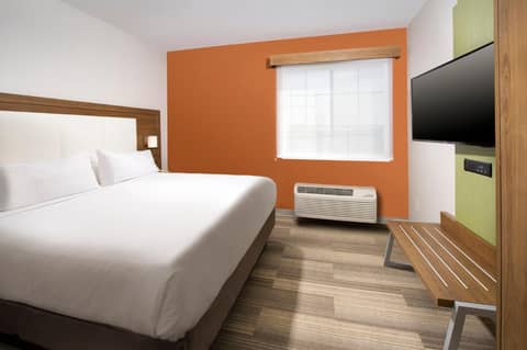 Holiday Inn Express & Suites San Antonio - Downtown Market Area by IHG — photo 8