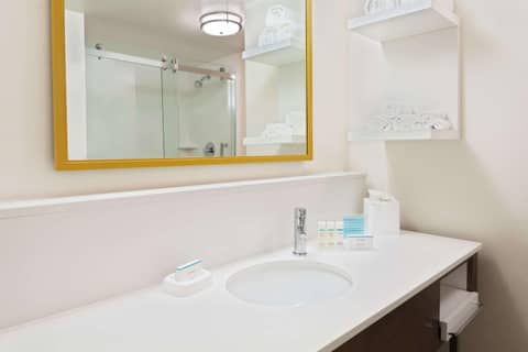 Hampton Inn & Suites Atlanta Buckhead Place — photo 2