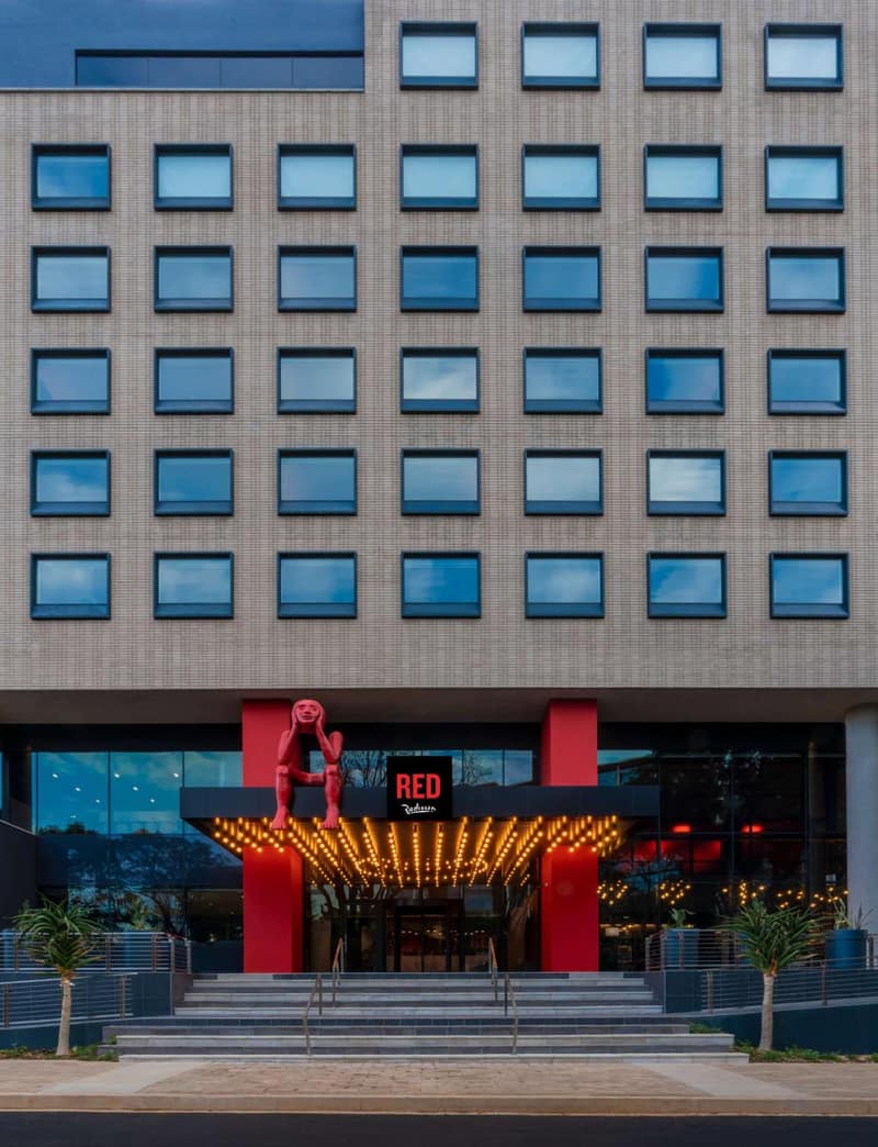 Radisson RED Hotel Johannesburg Rosebank — building