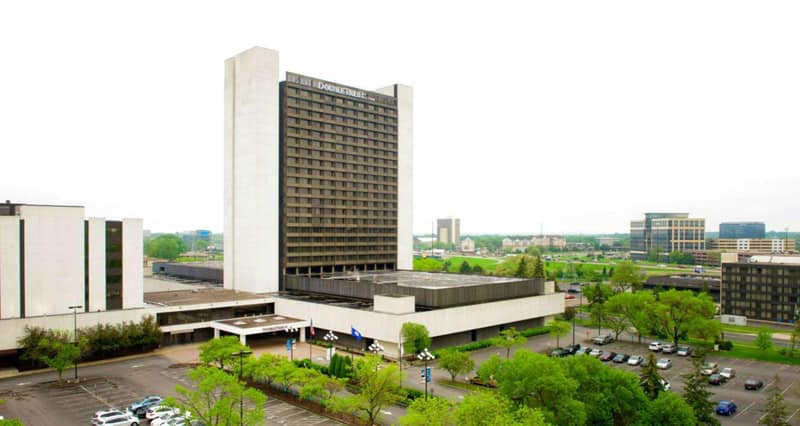 DoubleTree by Hilton Bloomington Minneapolis South — building