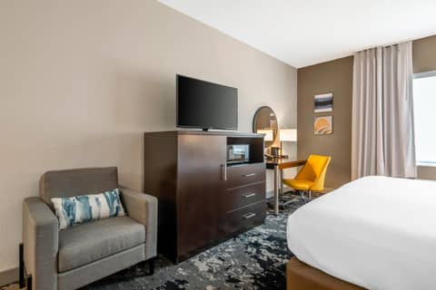 City Express by Marriott Orlando International Drive — hotel room