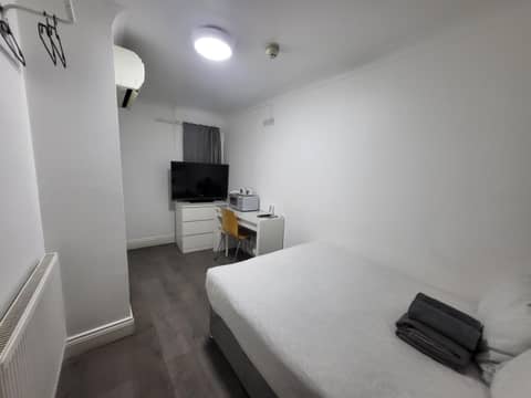Abbey Point Hotel — hotel room