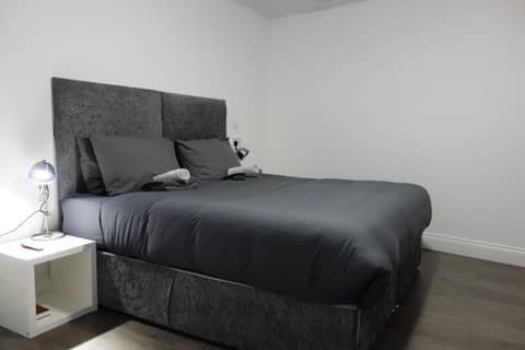 Abbey Point Hotel — hotel room