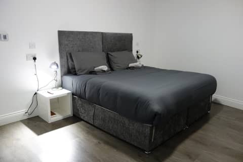 Abbey Point Hotel — hotel room
