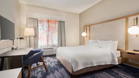 Fairfield Inn & Suites by Marriott Reno Sparks — hotel room
