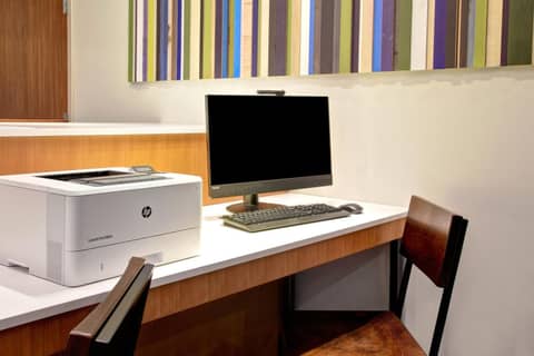 Holiday Inn Express - Milwaukee Downtown by IHG — photo 4