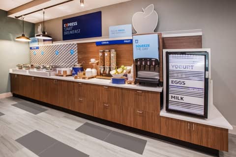 Holiday Inn Express - Milwaukee Downtown by IHG — photo 5