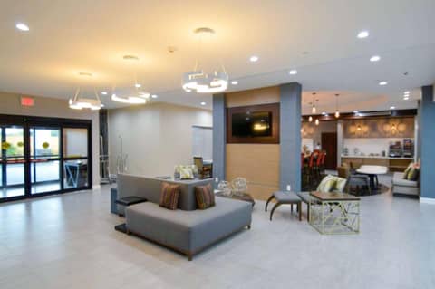 Comfort Inn & Suites Houston I-45 North - IAH — recepcion & lobby