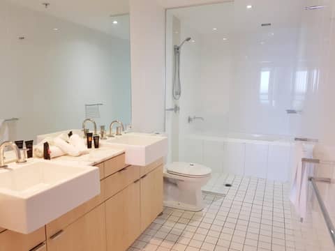 Blue C Coolangatta — bathroom