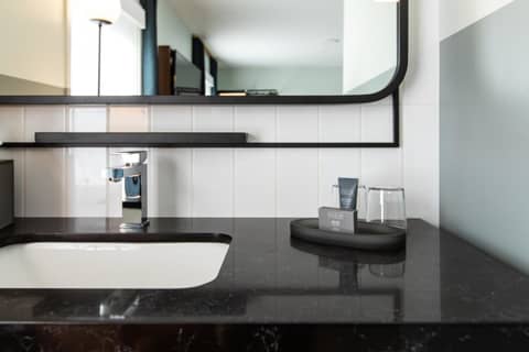 voco The Darwin - Atlanta Midtown by IHG — photo 6