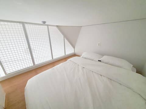 YOLO Guesthouse — photo 3