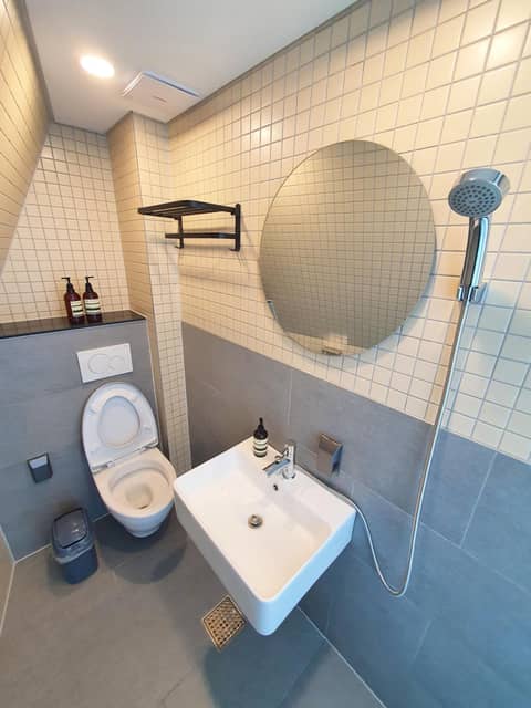 YOLO Guesthouse — photo 4