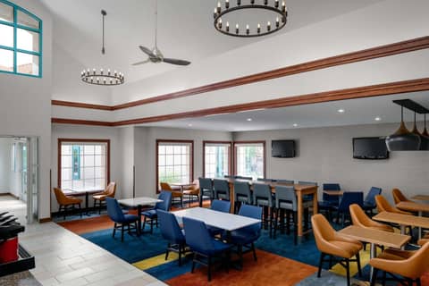 Hyatt House Scottsdale Old Town — dining