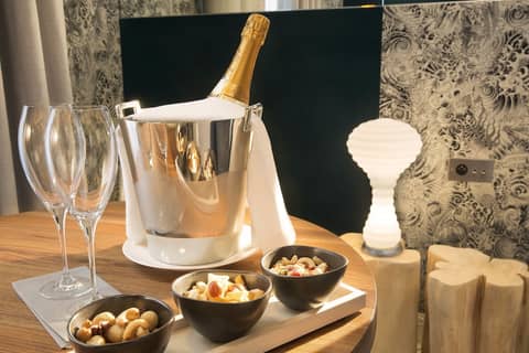 Hôtel Dupond Smith — dining
