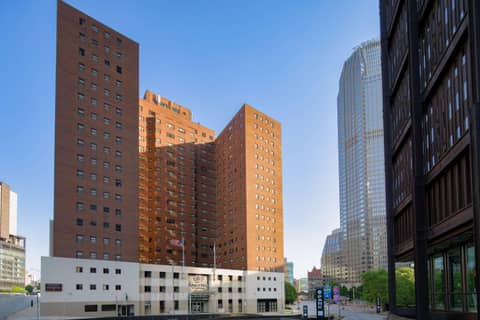 DoubleTree by Hilton Hotel & Suites Pittsburgh Downtown — photo 2