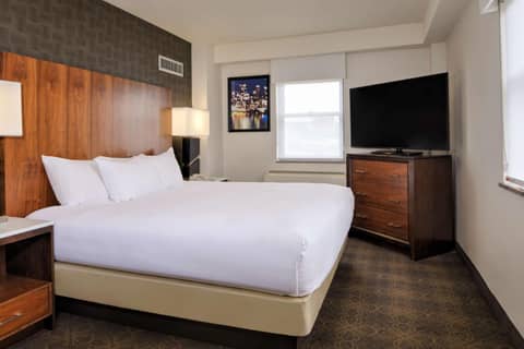 DoubleTree by Hilton Hotel & Suites Pittsburgh Downtown — photo 4