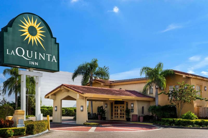 La Quinta Inn Tampa Airport Stadium Westshore — building